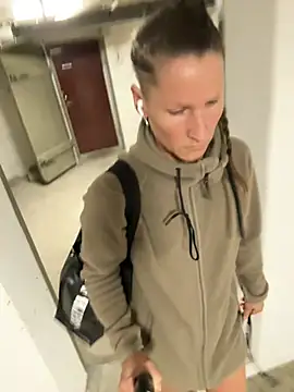 SwingWingWomanSweden online show from March 20, 9:03 am