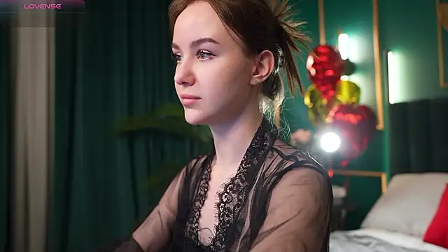 Snapshot of MarySparkle chatting on February 7, 4:38 am MarySparkle online show from February 7, 4:38 am