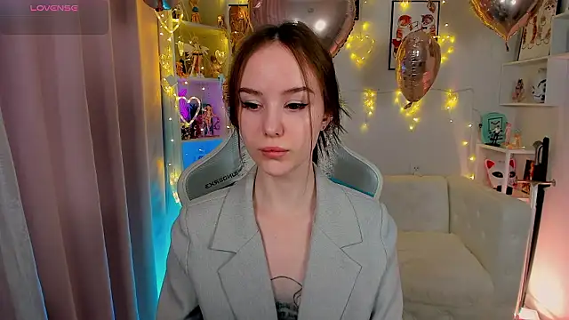 Snapshot of MarySparkle chatting on February 11, 4:39 am MarySparkle online show from February 11, 4:39 am