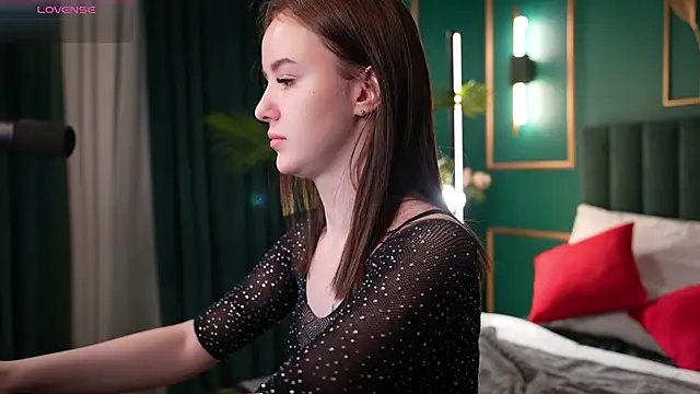 Snapshot of MarySparkle chatting on February 19, 4:41 am MarySparkle online show from February 19, 4:41 am