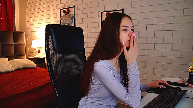 UliaNeer online show from April 17, 5:10 am