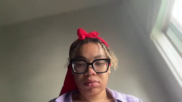 Snapshot of zahrabliss chatting on June 14, 1:57 pm zahrabliss online show from June 14, 1:57 pm