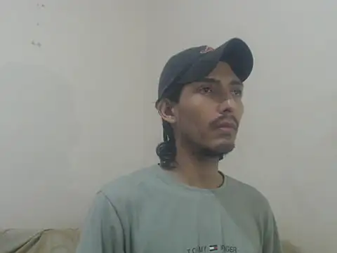 Snapshot of snackontime18 chatting on May 19, 3:46 am snackontime18 online show from May 19, 3:46 am