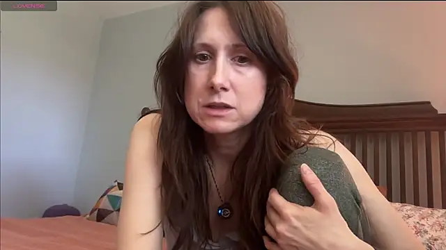 Snapshot of MommyGoddessL chatting on June 15, 6:21 pm MommyGoddessL online show from June 15, 6:21 pm