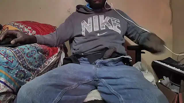 EYEzIAM online show from January 14, 4:07 am