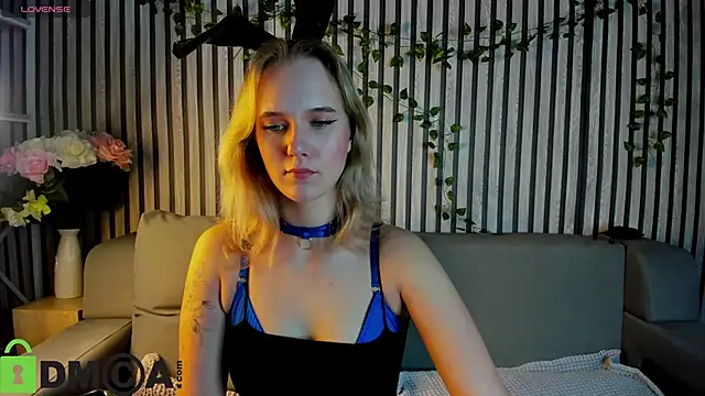 Casey Sweeet online show from October 28, 3:58 pm