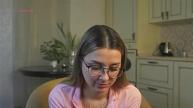 DarelleFaux online show from October 8, 3:15 am