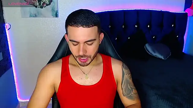 adamhairy online show from April 8, 7:14 pm