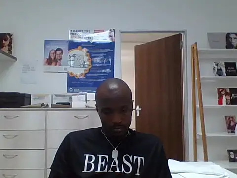 Snapshot of TPNUTS chatting on September 30, 10:09 am TPNUTS online show from September 30, 10:09 am