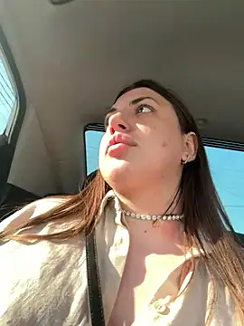 TiffaNoel online show from June 14, 2:30 pm