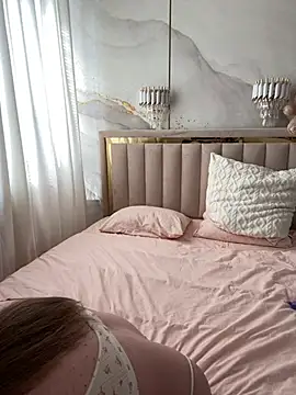 TiffaNoel online show from June 16, 2:41 pm
