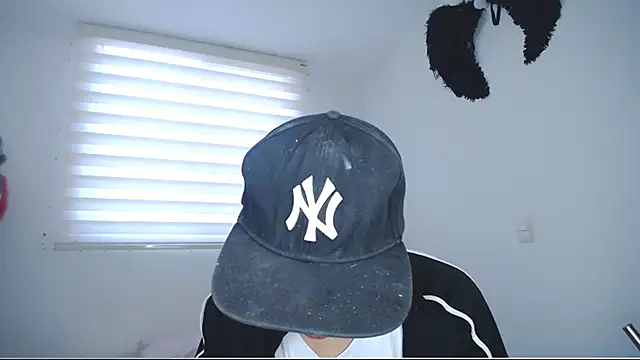 lucky stricke online show from October 10, 8:52 pm