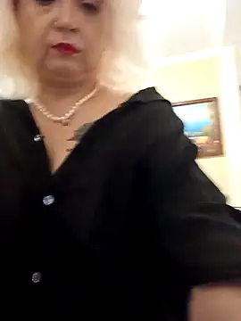 SquirtMilf00 online show from March 3, 1:31 am