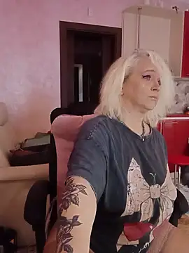 SquirtMilf00 online show from September 23, 2:03 am