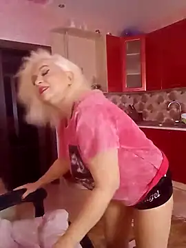 SquirtMilf00 online show from October 18, 1:41 am