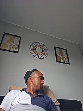 Snapshot of mojaymort chatting on September 10, 1:22 pm mojaymort online show from September 10, 1:22 pm