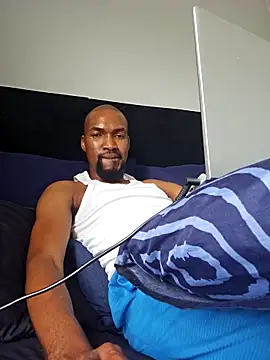 Snapshot of mojaymort chatting on December 17, 12:44 pm mojaymort online show from December 17, 12:44 pm