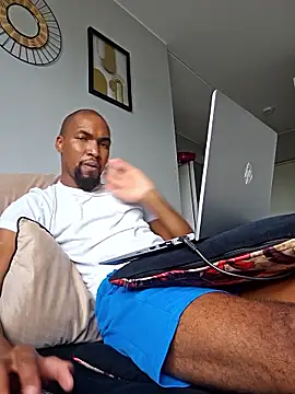 Snapshot of mojaymort chatting on January 8, 9:11 am mojaymort online show from January 8, 9:11 am