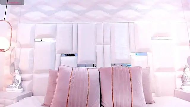 Im Molly Angel online show from September 8, 9:14 pm