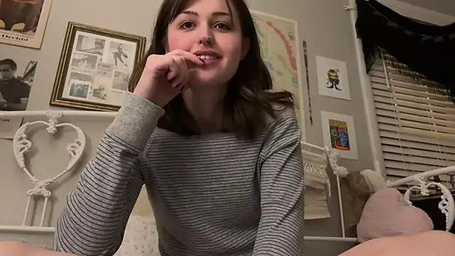 Snapshot of urbbydollxx chatting on September 10, 4:34 am urbbydollxx online show from September 10, 4:34 am