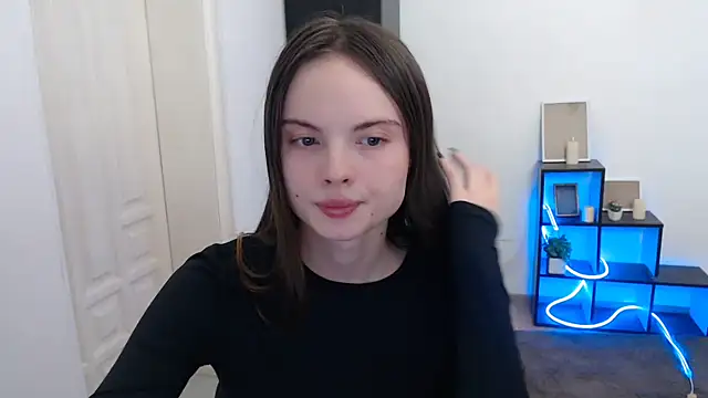 Ariella ari online show from January 8, 2:30 pm