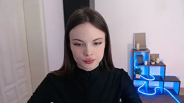 Ariella ari online show from January 13, 2:55 pm