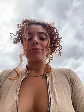 haally-mll online show from April 7, 6:41 pm