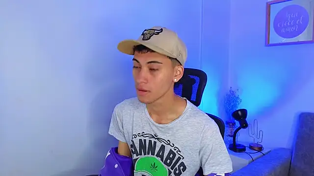 yulian vasquez online show from September 18, 12:18 pm