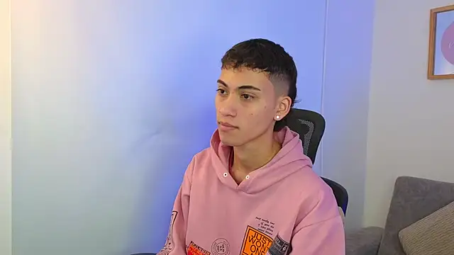 yulian vasquez online show from September 29, 12:21 pm