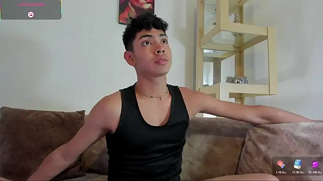 LoganTwink18 online show from January 8, 11:07 pm