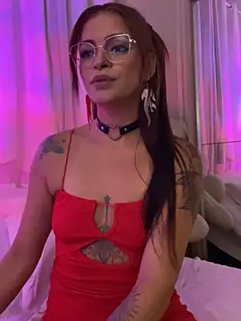 Snapshot of TayllorSweet_ chatting on April 28, 12:31 am TayllorSweet online show from April 28, 12:31 am