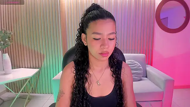 SophieHouston  online show from October 7, 4:20 am