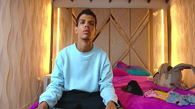 Hotcouple 222 online show from November 6, 7:31 am