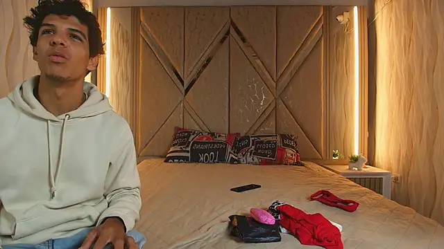 Hotcouple 222 online show from March 26, 7:25 am