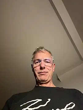 SexyLeon8 online show from November 12, 11:36 pm