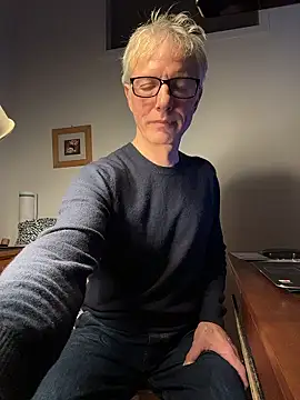 SexyLeon8 online show from January 9, 3:15 pm