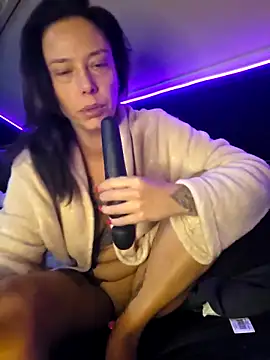 Snapshot of littleladyshelly chatting on November 11, 5:29 am littleladyshelly online show from November 11, 5:29 am