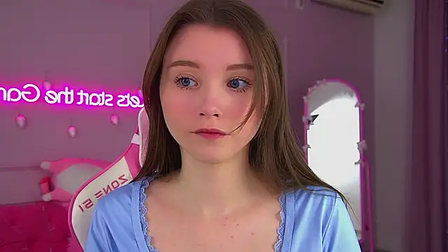 KeiraAsti online show from December 2, 6:14 pm