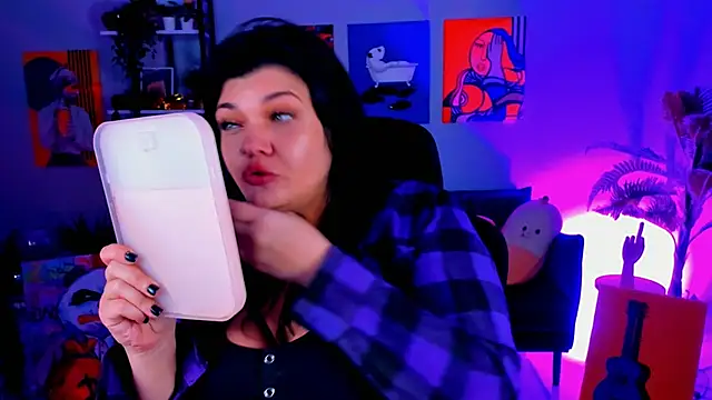 MaryHarrys online show from October 24, 8:27 pm