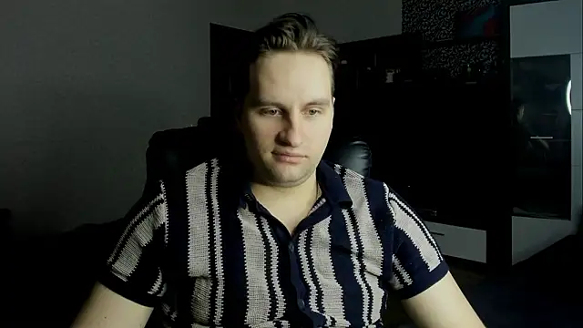 romiosabrino online show from January 31, 7:11 pm