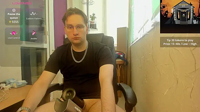 Snapshot of romiosabrino chatting on May 30, 4:15 pm romiosabrino online show from May 30, 4:15 pm