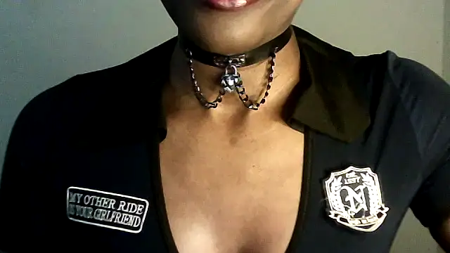 Snapshot of Chatdoll2 chatting on February 26, 10:25 am Chatdoll2 online show from February 26, 10:25 am