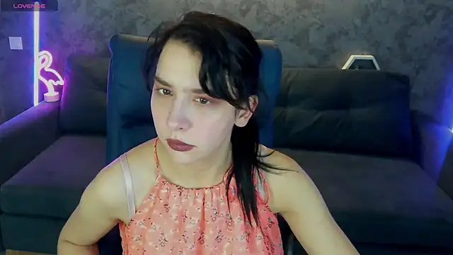 LiviaShy online show from December 5, 8:05 pm