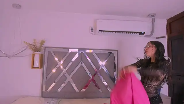 Akira Hime online show from September 19, 4:25 am