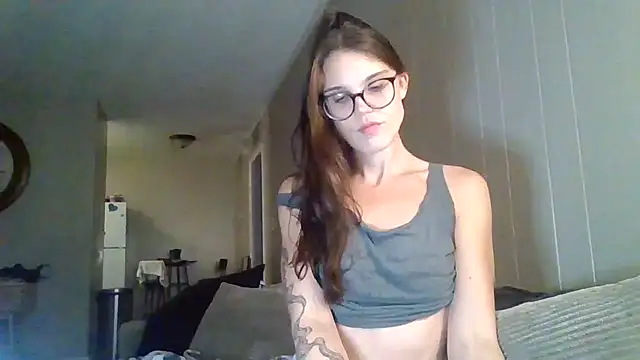 Snapshot of Miss_honey94 chatting on October 20, 10:49 am Miss honey94 online show from October 20, 10:49 am