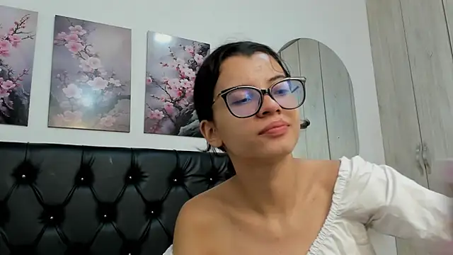 pinky f00x online show from June 19, 7:28 pm
