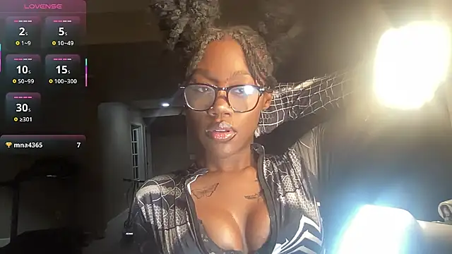 maskedgirl5005 online show from September 26, 9:52 pm