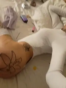 Snapshot of Tannedtattooed69 chatting on January 11, 6:24 pm Tannedtattooed69 online show from January 11, 6:24 pm