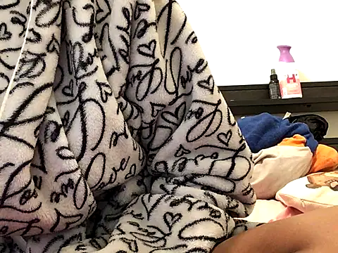 Snapshot of Moxhavix chatting on November 9, 8:29 pm Moxhavix online show from November 9, 8:29 pm