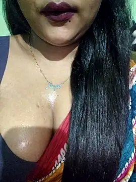 Snapshot of JIYA-04 chatting on April 18, 1:59 pm JIYA-04 online show from April 18, 1:59 pm